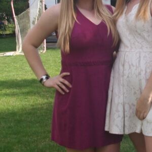 CeCe Size 8 Purple
Sleeveless Dress